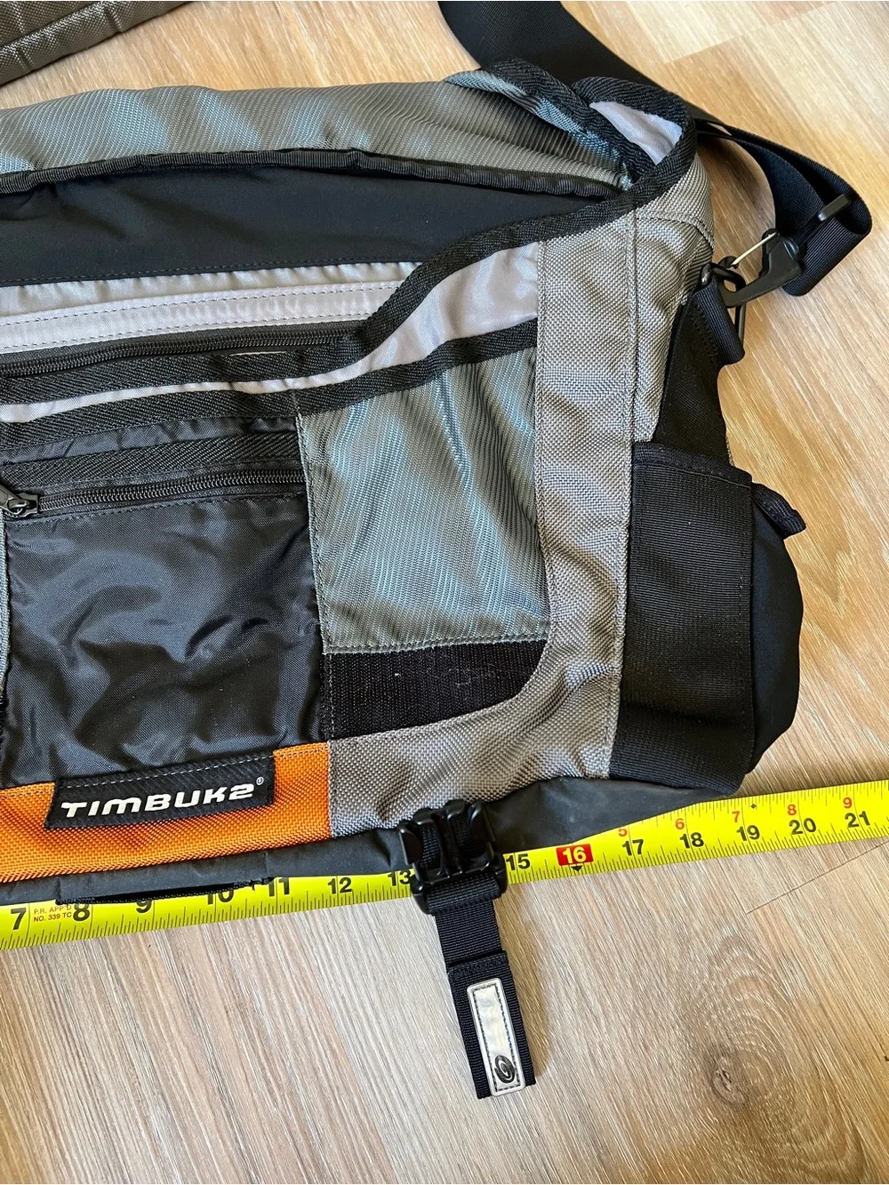Timbuk2 Classic Messenger Bag Gray Orange Laptop Crossbody GUC Large travel